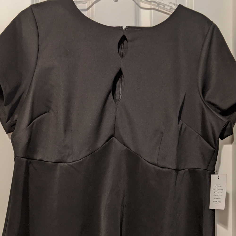 Eloquii black peplum top, key hole NWT 22w